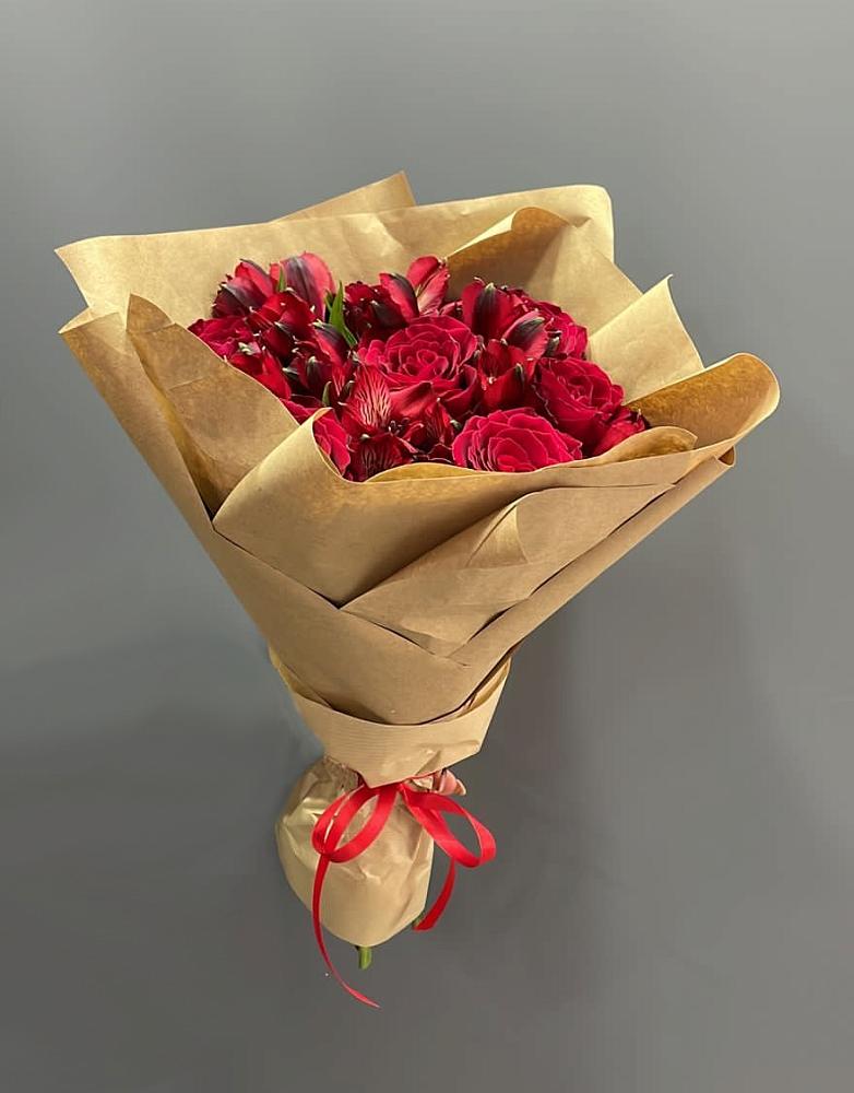 Букет цветов из: Альстромерии и Розы в Бунятино