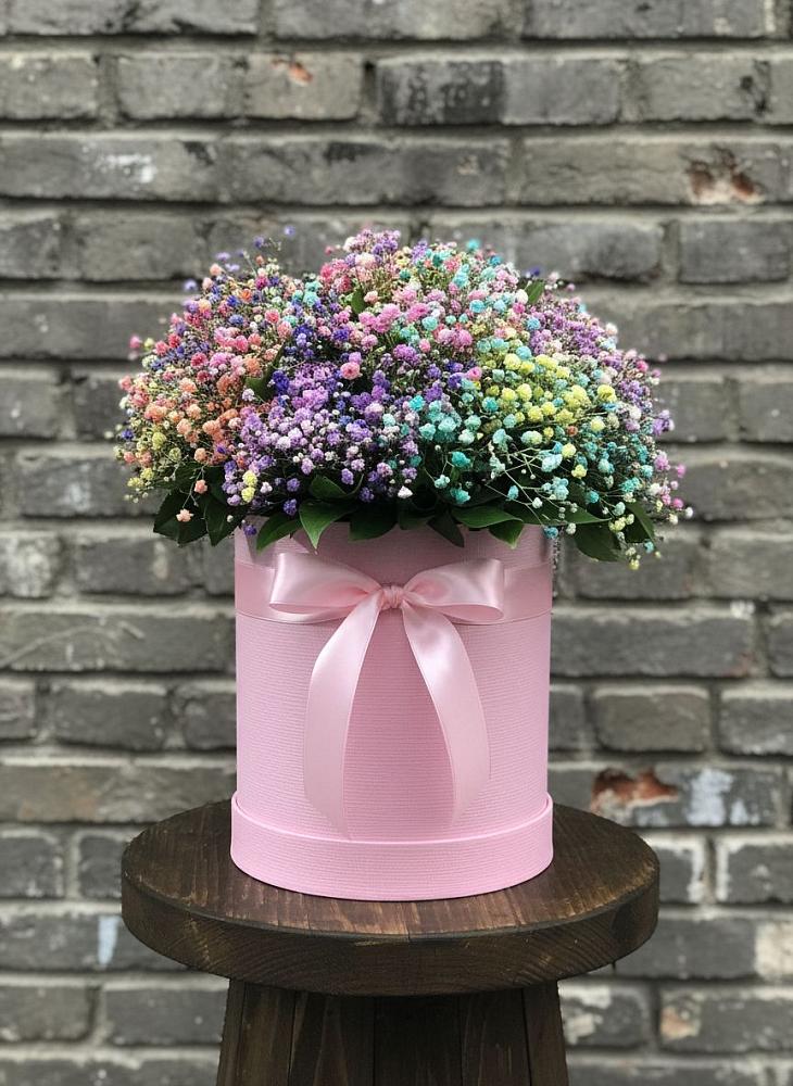Цветочная композиция из Гипсофила и Розы в шляпной коробке в Бунятино