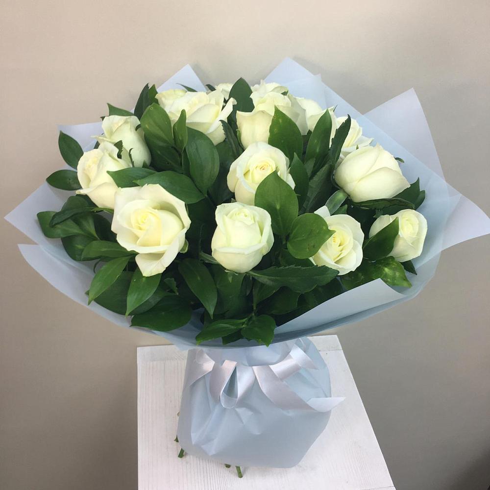 Букет 15 Белых роз Проуд в Бунятино