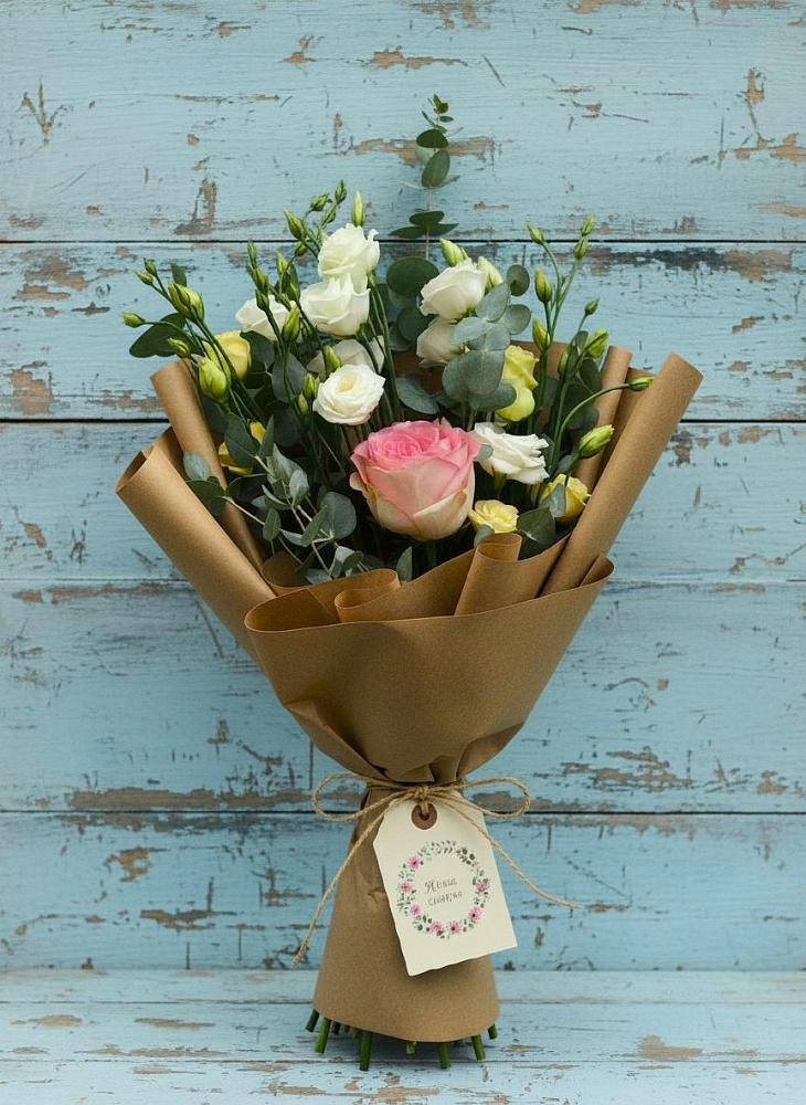 Букет цветов из: Розы и Лизиантусы в Бунятино