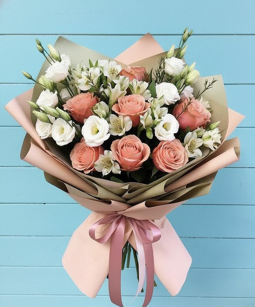 Букет цветов из: Розы, Альстромерии и Лизиантусы в Бунятино