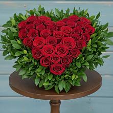 Цветочная композиция из Розы в виде сердца в Бунятино