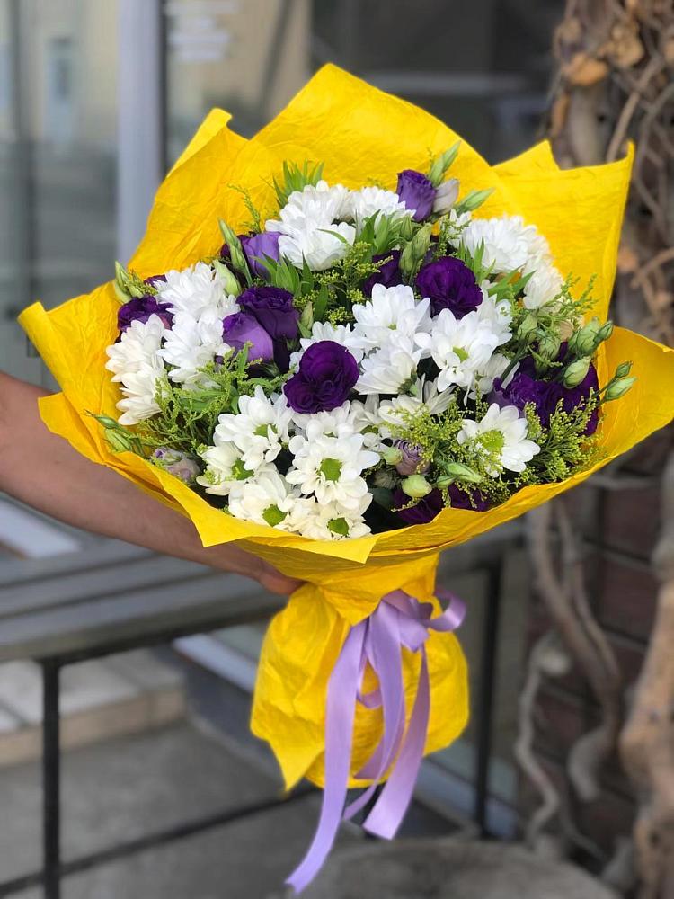 Букет цветов из: Ирисы, Хризантемы и Ромашки в Бунятино