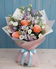 Букет цветов из:  Лизиантусы, Розы, Альстромерии и Гипсофила в Бунятино