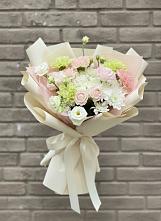 Букет цветов из:  Гвоздики, Розы, Лизиантусы и Хризантемы #REPLACE_PRED# Бунятино