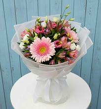 Букет цветов из:  Герберы, Альстромерии и Лизиантусы в Бунятино