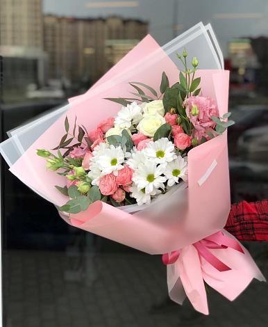 Букет цветов из: Розы, Лизиантусы и Хризантемы в Бунятино